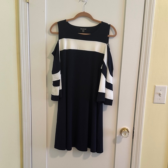 Nina Leonard Dresses & Skirts - Nina Leonard Navy  and Off-White Long Bell Sleeve Dress